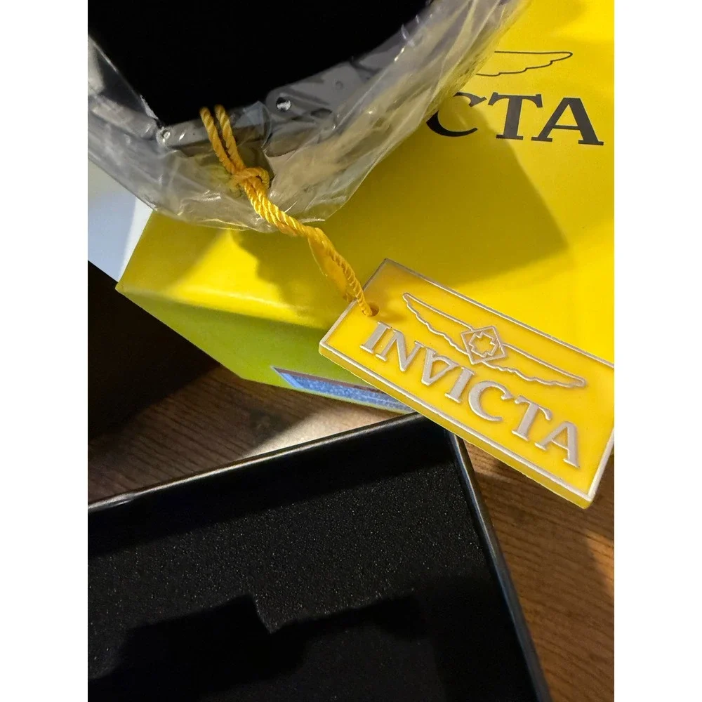 Invicta Chronograph Mens Watch Black Dial Red Bezel Gold Case New in‎ Box